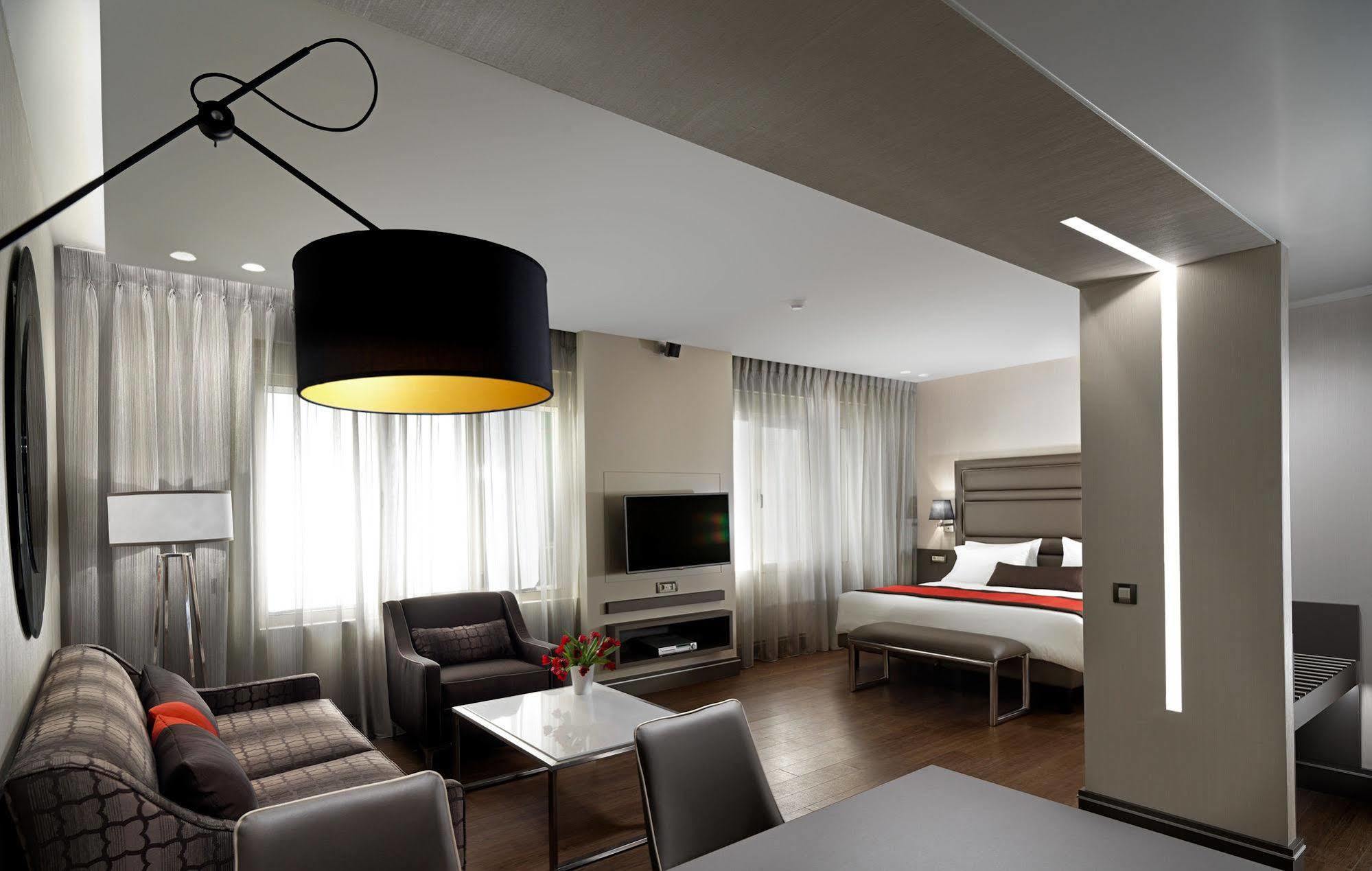 Holiday Suites Atenas Exterior foto